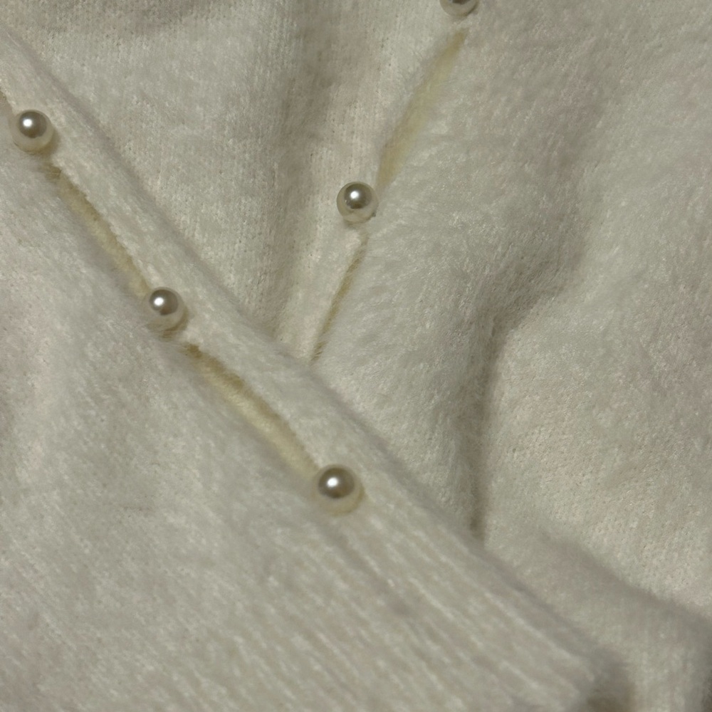 Chic nikkak Cream Women's Crew Neck Sweater - Picture 12 of 12
